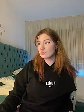  Chlo  e online show from February 8, 12:38 am