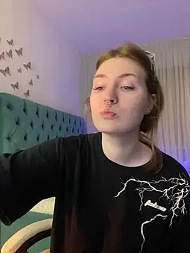  Chlo  e online show from March 7, 10:43 pm