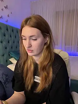  Chlo  e online show from October 10, 9:14 pm