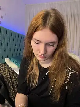  Chlo  e online show from October 12, 9:36 pm