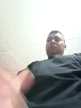 Snapshot of Diego_leon27 chatting on February 13, 11:28 am Diego leon27 online show from February 13, 11:28 am