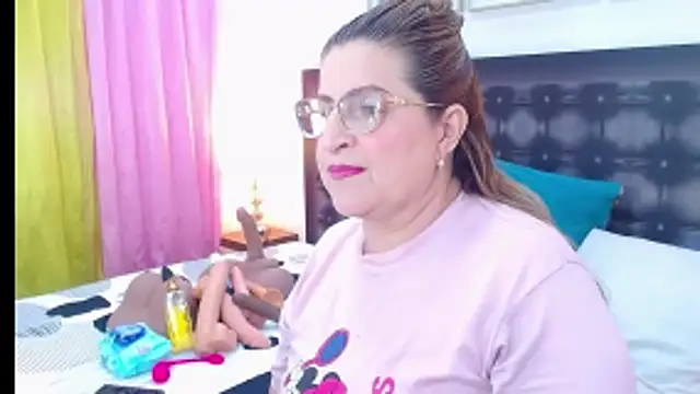 sandra 20 online show from May 30, 11:07 am