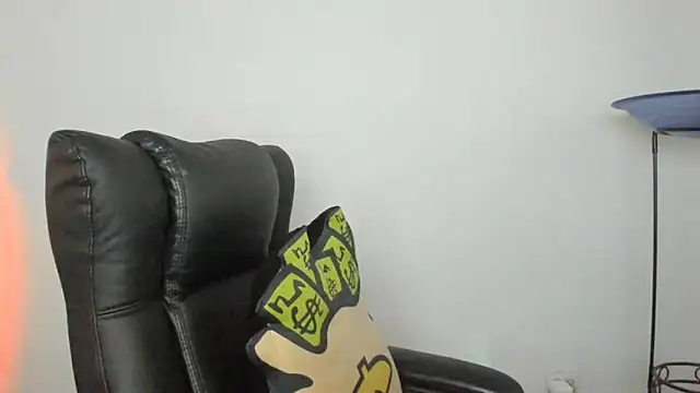 Mila  Paramo online show from March 25, 7:20 pm