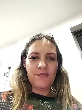 Snapshot of Mia_Hampton chatting on January 18, 4:04 am Mia Hampton online show from January 18, 4:04 am