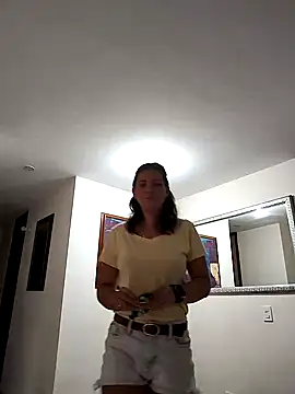 Snapshot of Mia_Hampton chatting on March 4, 9:11 pm Mia Hampton online show from March 4, 9:11 pm