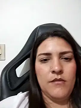 Snapshot of Mia_Hampton chatting on October 31, 1:39 am Mia Hampton online show from October 31, 1:39 am