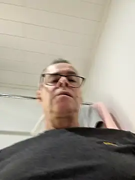 DarrenSullivanSlut online show from December 2, 7:36 am