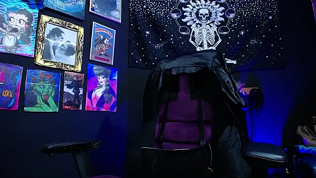 Yourmadame P online show from December 27, 12:39 am