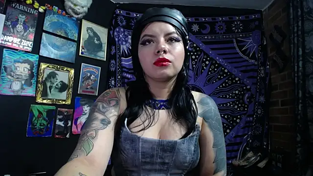 Yourmadame P online show from September 19, 12:34 am