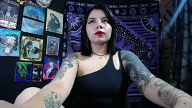 Yourmadame P online show from October 22, 12:22 am