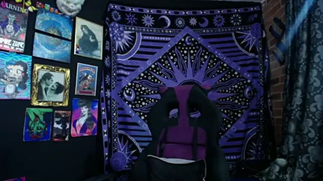 Yourmadame P online show from October 23, 12:10 am