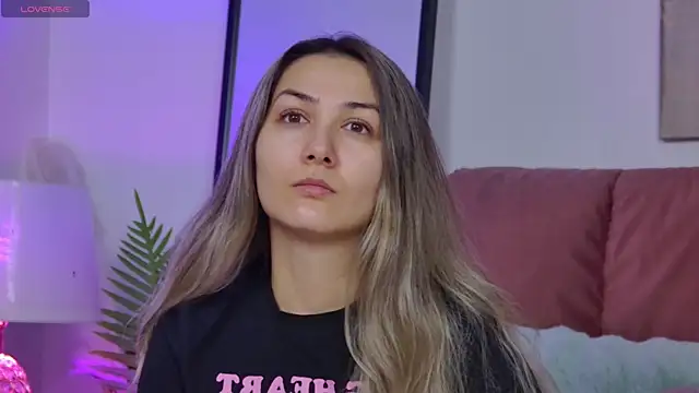 NicolLopeze online show from November 14, 6:23 am