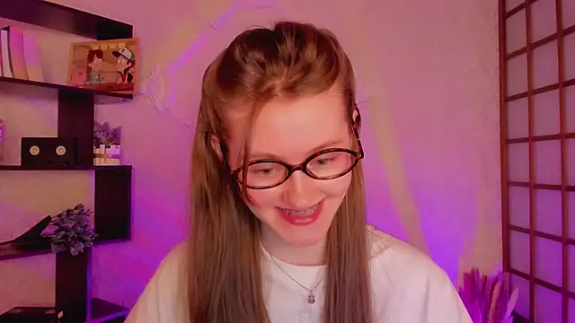 Snapshot of KateCuddle chatting on January 23, 2:23 am KateCuddle online show from January 23, 2:23 am