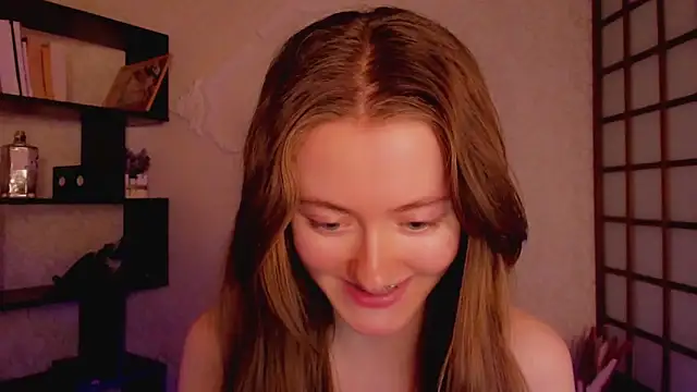 Snapshot of KateCuddle chatting on February 12, 5:37 am KateCuddle online show from February 12, 5:37 am