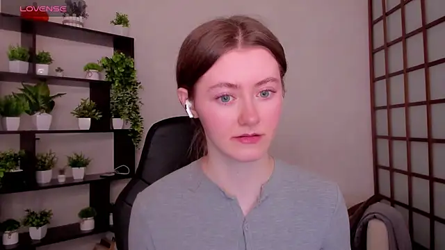 KateCuddle online show from March 20, 2:05 am