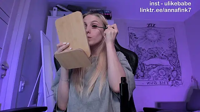 Anna Fink online show from September 19, 7:25 pm