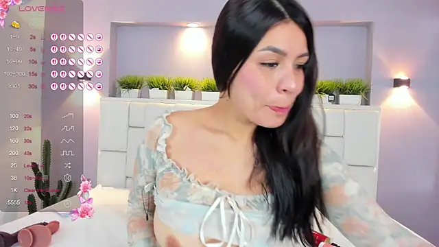 ValeriaGarcia online show from November 14, 1:21 pm