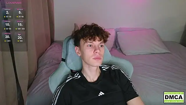 cute thomas online show from February 9, 7:40 pm