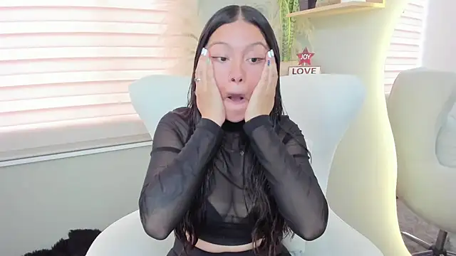 Snapshot of julieta_evans_ chatting on November 25, 9:48 pm julieta evans online show from November 25, 9:48 pm