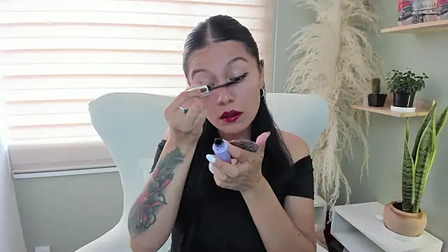 Snapshot of julieta_evans_ chatting on January 15, 8:34 pm julieta evans online show from January 15, 8:34 pm