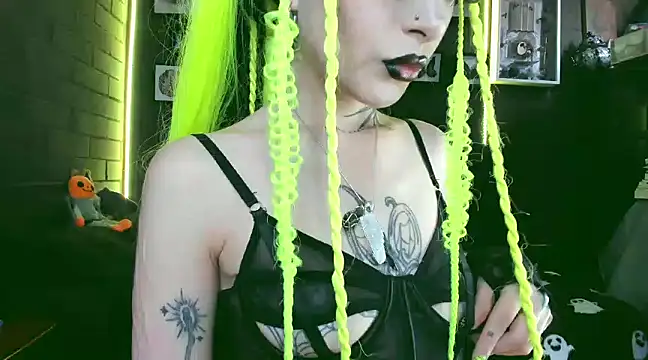 insania 9999  online show from December 18, 8:25 pm