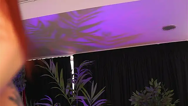 HotSkinnyX online show from February 17, 6:20 am