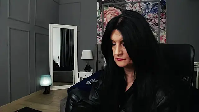 DomMelissaW online show from December 11, 11:21 pm