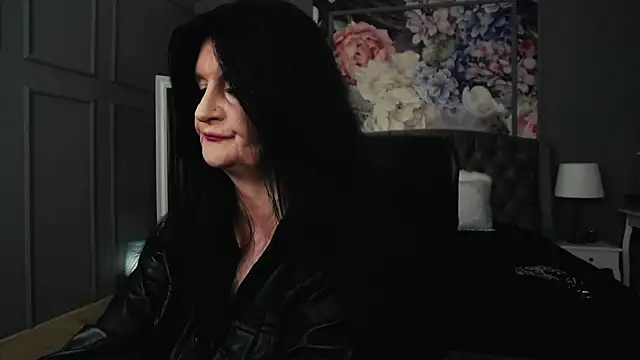 DomMelissaW online show from September 29, 8:02 pm