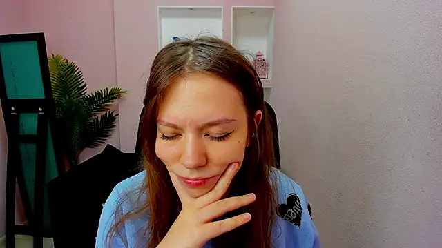 Persephoni online show from October 10, 10:36 am