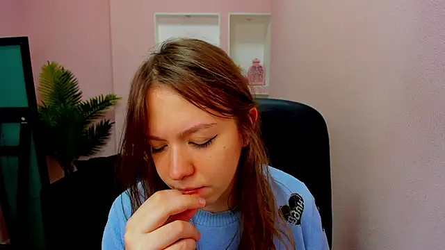 Persephoni online show from October 12, 10:36 am