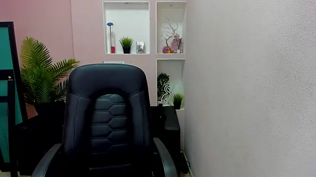 Persephoni online show from December 19, 5:36 am