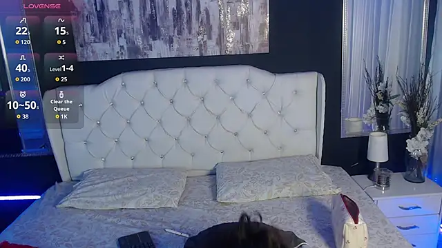 LiaVillalobos online show from November 8, 4:18 pm