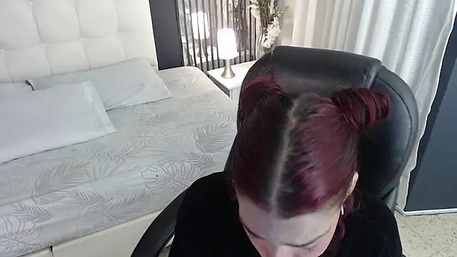 LiaVillalobos online show from February 21, 12:28 pm