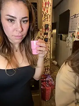 LeaGambit   online show from February 6, 6:18 am