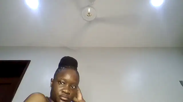 Snapshot of sweet_sassy_ chatting on April 15, 1:45 am sweet sassy online show from April 15, 1:45 am