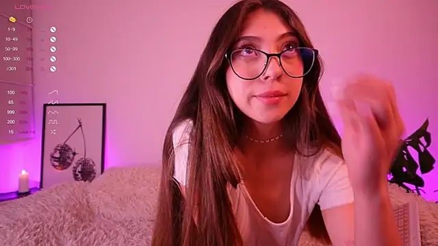 Snapshot of annie24_evans chatting on January 9, 12:14 am annie24 evans online show from January 9, 12:14 am