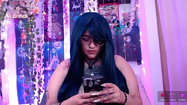  Ali Brinck  online show from December 30, 9:29 pm