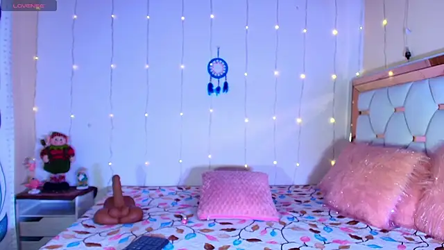 Julieth Rossi online show from January 24, 4:05 am