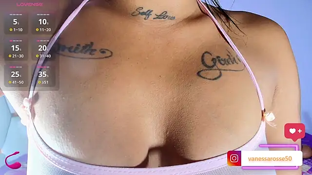 Julieth Rossi online show from October 3, 10:51 pm