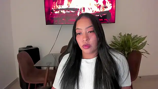 brunetenikole02 online show from March 14, 2:20 am