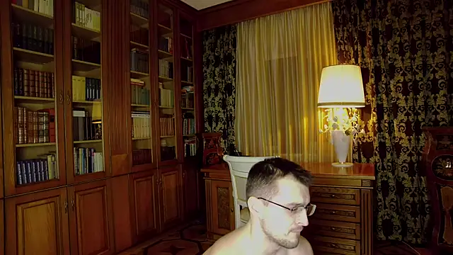 Snapshot of Friend12321 chatting on November 23, 9:58 pm Friend12321 online show from November 23, 9:58 pm