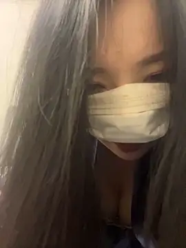 TW-qiqi online show from December 10, 6:49 pm