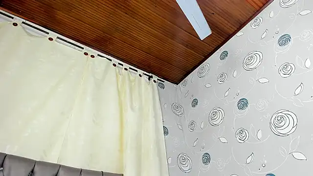 luna evaa online show from January 24, 5:42 pm