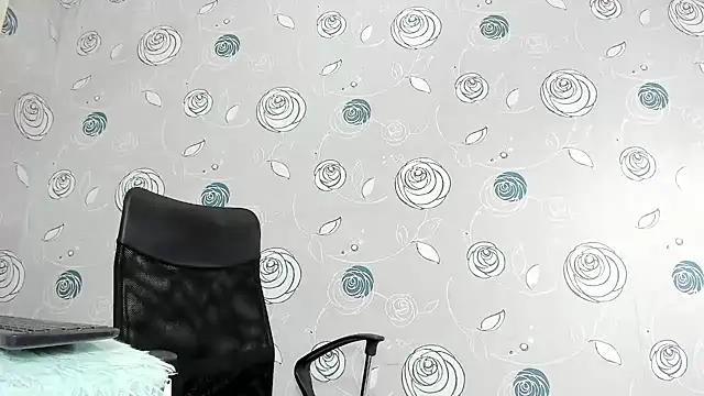 luna evaa online show from February 12, 2:32 pm