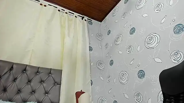 luna evaa online show from February 12, 5:37 pm