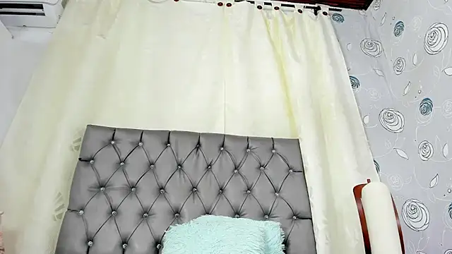 luna evaa online show from February 14, 9:10 pm