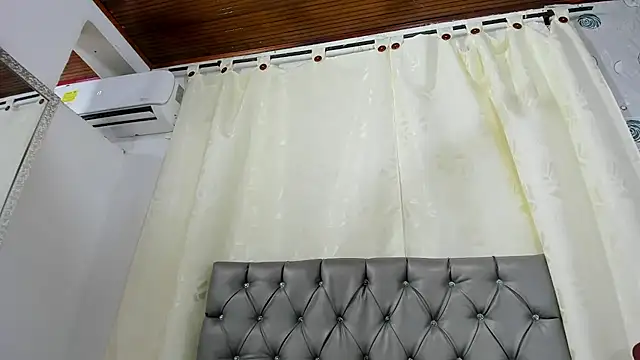 luna evaa online show from March 5, 5:50 pm