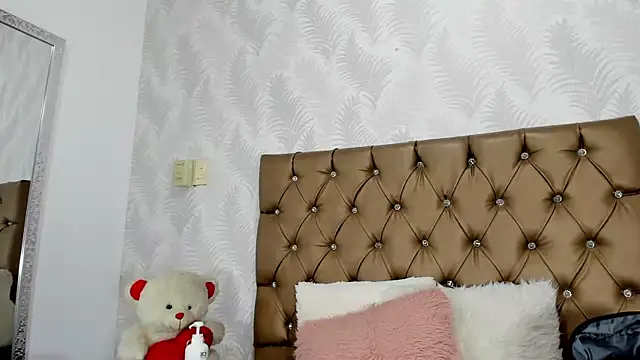 luna evaa online show from September 10, 1:55 pm