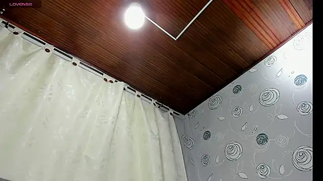 luna evaa online show from October 20, 2:06 pm