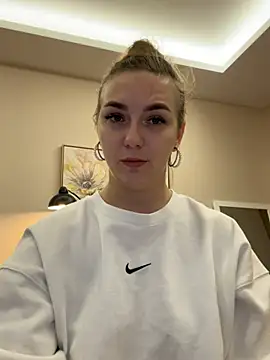 Snapshot of Janeee chatting on January 20, 10:07 am Janeee online show from January 20, 10:07 am